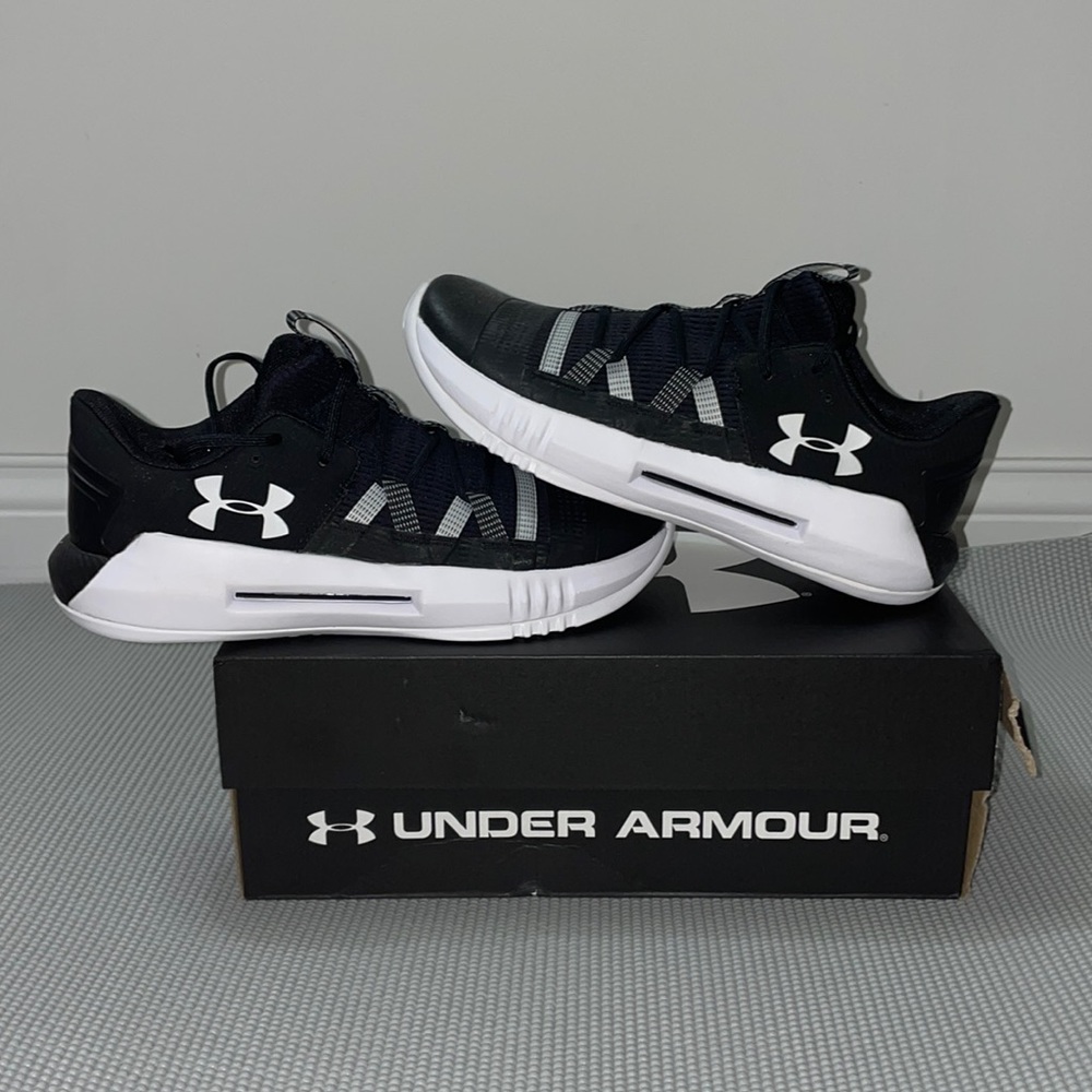 UNDER ARMOR ATHLETIC SHOES